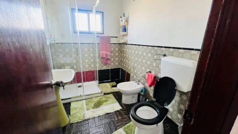 VENDE-SE MORADIA NA CRIAÇÃO VELHA, MADALENA DO PICO