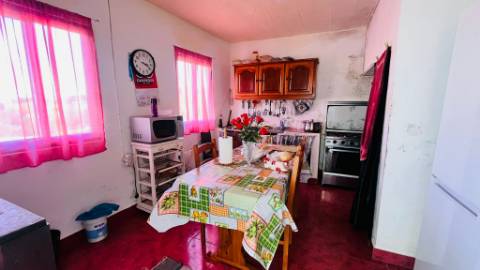 VENDE-SE MORADIA NA CRIAÇÃO VELHA, MADALENA DO PICO