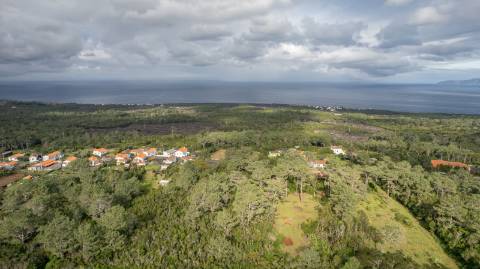 VENDE-SE RUÍNAS EM SANTA LUZIA, SÃO ROQUE DO PICO