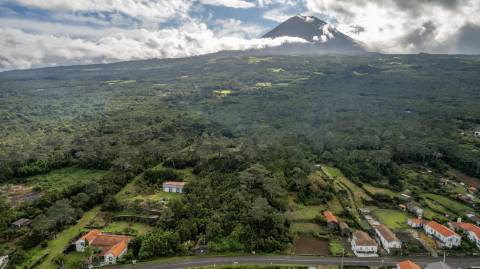 VENDE-SE RUÍNAS EM SANTA LUZIA, SÃO ROQUE DO PICO