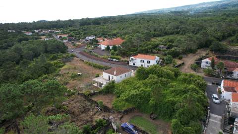 VENDE-SE MORADIA RECUPERADA EM SANTA LUZIA, SÃO ROQUE DO PICO