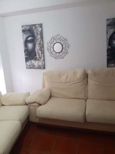 VENDE-SE MORADIA NO CENTRO DA VILA DAS VELAS, ILHA DE SÃO JORGE