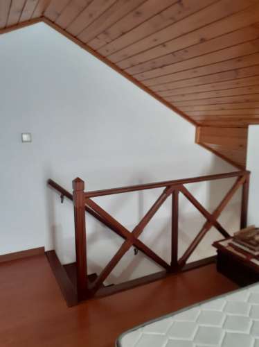 VENDE-SE MORADIA NO CENTRO DA VILA DAS VELAS, ILHA DE SÃO JORGE