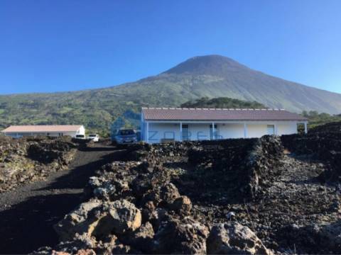 VENDE-SE EMPREENDIMENTO TURÍSTICO EM SÃO MATEUS, MADALENA DO PICO