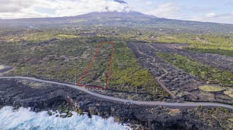 VENDE-SE TERRENO NO CABRITO, SANTA LUZIA, SÃO ROQUE DO PICO