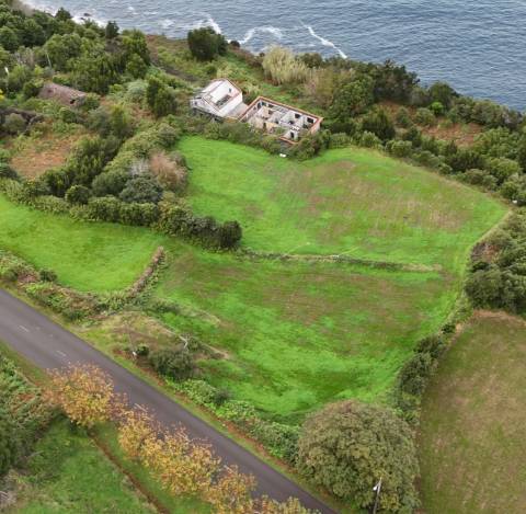 VENDE-SE TERRENO EM SÃO MIGUEL ARCANJO, SÃO ROQUE DO PICO