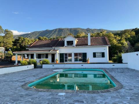 VENDE-SE EXCELENTE MORADIA EM SÃO ROQUE DO PICO