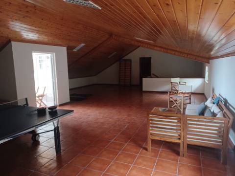 VENDE-SE EXCELENTE MORADIA EM SÃO ROQUE DO PICO