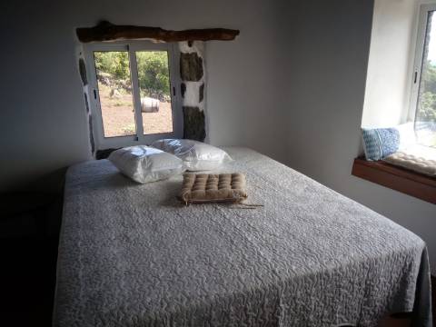 VENDE-SE 2 MORADIAS NAS RELVAS, SÃO MATEUS, ILHA DO PICO