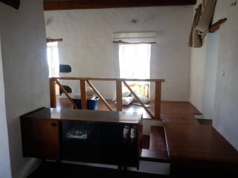 VENDE-SE 2 MORADIAS NAS RELVAS, SÃO MATEUS, ILHA DO PICO