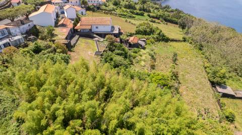 VENDE-SE MORADIA EM SÃO MIGUEL ARCANJO, SÃO ROQUE DO PICO