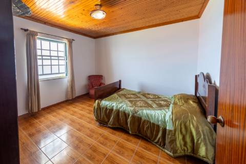 VENDE-SE MORADIA EM SÃO MIGUEL ARCANJO, SÃO ROQUE DO PICO