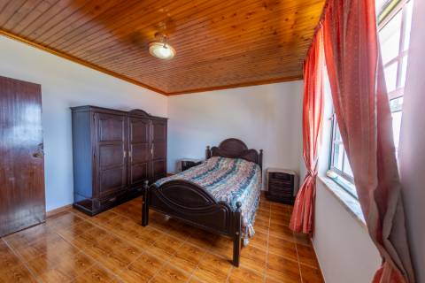 VENDE-SE MORADIA EM SÃO MIGUEL ARCANJO, SÃO ROQUE DO PICO