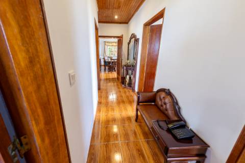 VENDE-SE MORADIA EM SÃO MIGUEL ARCANJO, SÃO ROQUE DO PICO