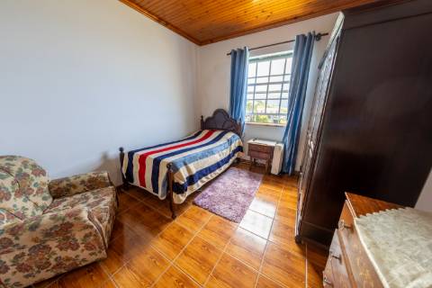 VENDE-SE MORADIA EM SÃO MIGUEL ARCANJO, SÃO ROQUE DO PICO