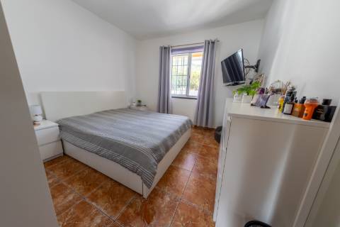 VENDE-SE MORADIA EM SÃO ROQUE DO PICO