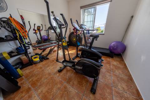 VENDE-SE MORADIA EM SÃO ROQUE DO PICO