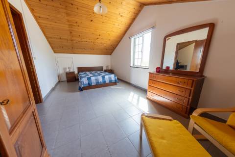 VENDE-SE MORADIA EM SÃO ROQUE DO PICO