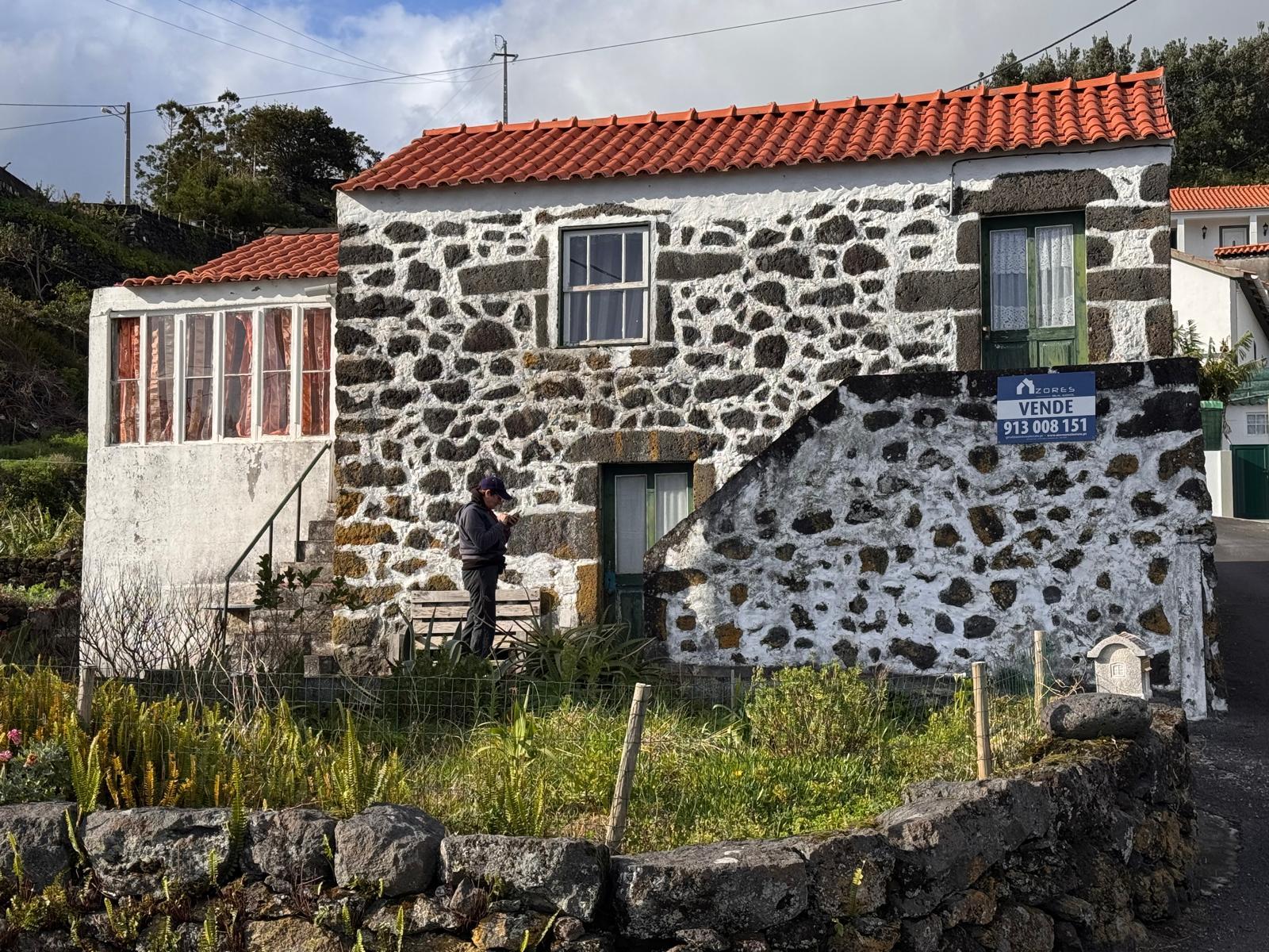 VENDE-SE MORADIA EM SÃO JOÃO, LAJES DO PICO