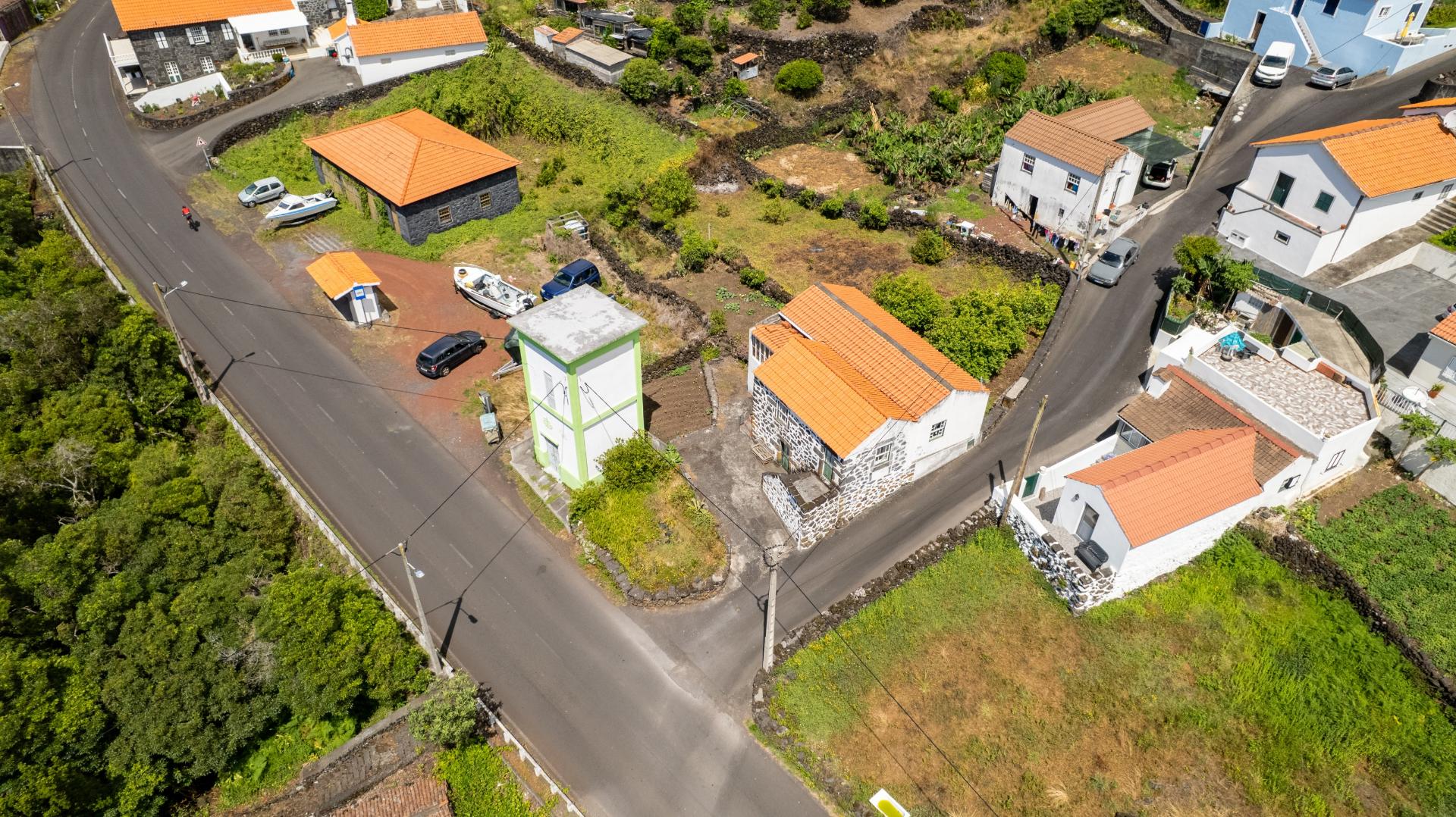VENDE-SE MORADIA EM SÃO JOÃO, LAJES DO PICO