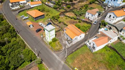 VENDE-SE MORADIA EM SÃO JOÃO, LAJES DO PICO