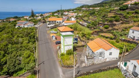 VENDE-SE MORADIA EM SÃO JOÃO, LAJES DO PICO