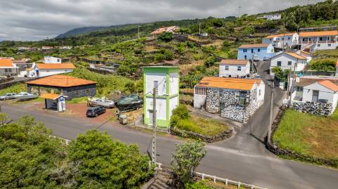 VENDE-SE MORADIA EM SÃO JOÃO, LAJES DO PICO