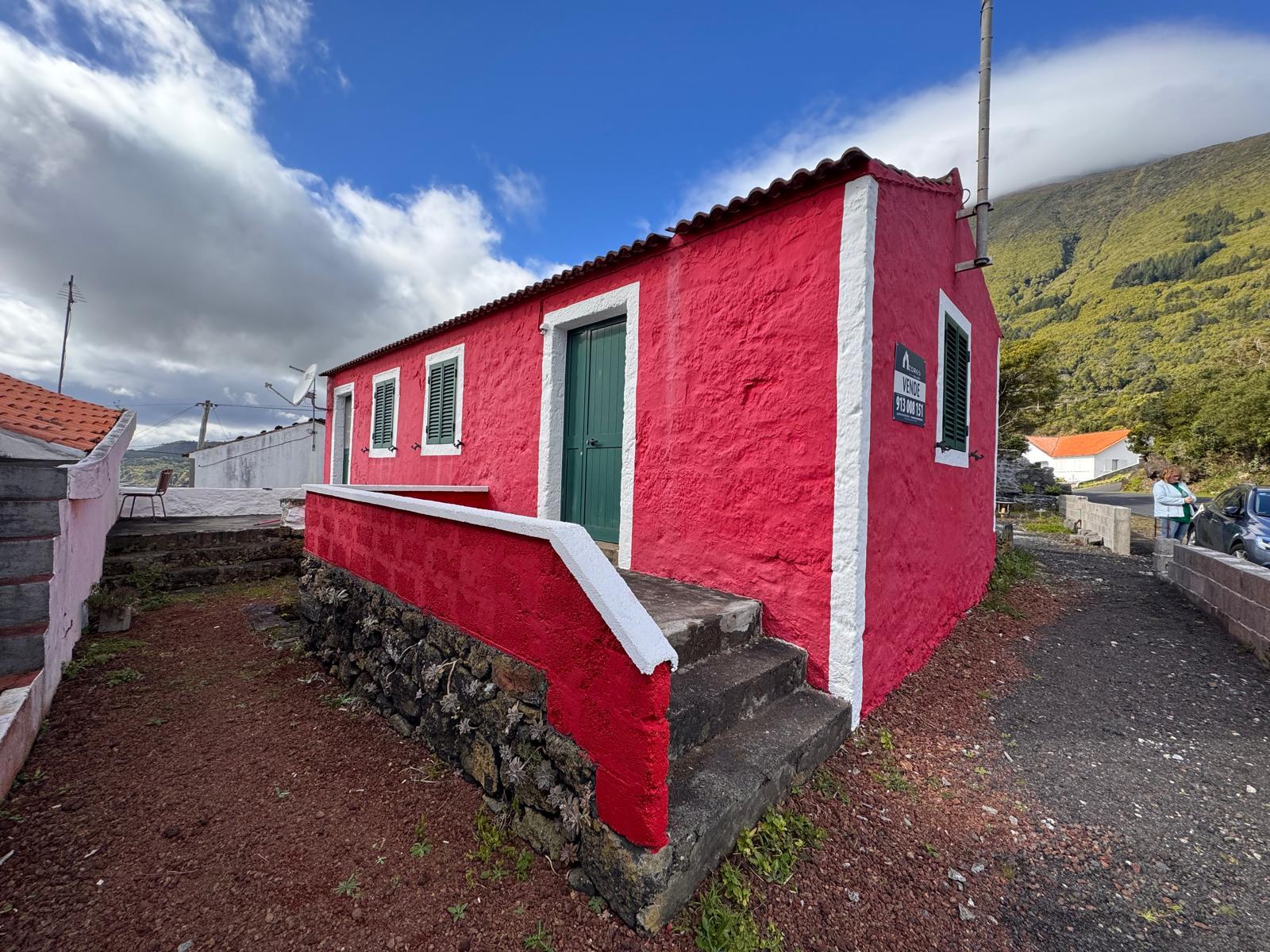 VENDE-SE MORADIA E ATAFONA NA TERRA DO PÃO, SÃO CAETANO, MADALENA DO PICO