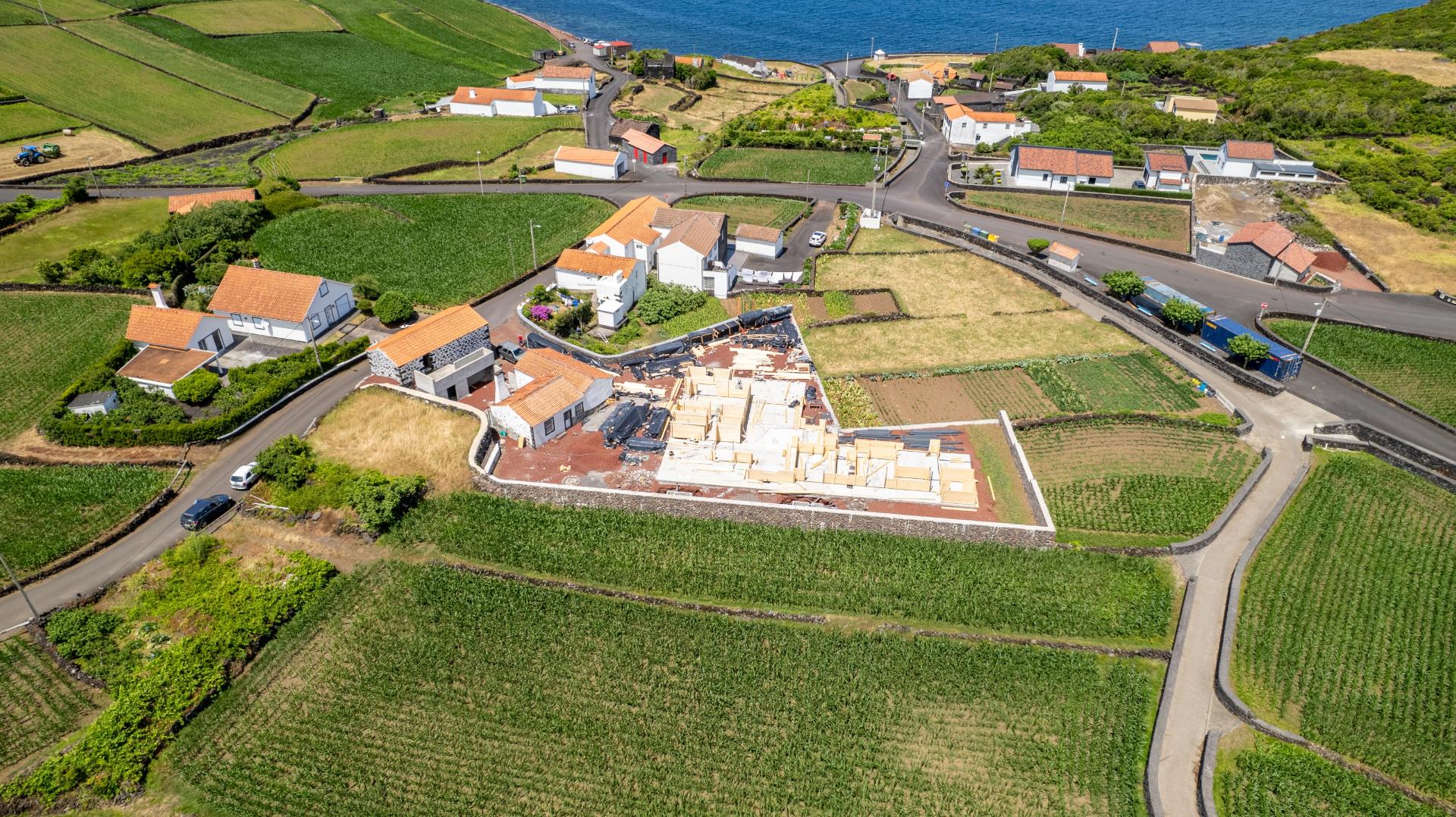 VENDE-SE TERRENO NA PRAINHA, SÃO ROQUE DO PICO