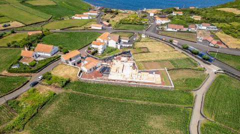 VENDE-SE TERRENO NA PRAINHA, SÃO ROQUE DO PICO