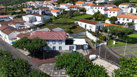 VENDE-SE MORADIA EM SÃO MATEUS, MADALENA DO PICO