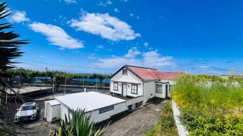 VENDE-SE MORADIA EM SÃO MATEUS, MADALENA DO PICO