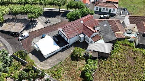 VENDE-SE MORADIA EM SÃO MATEUS, MADALENA DO PICO