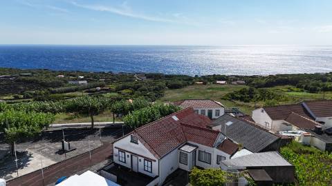 VENDE-SE MORADIA EM SÃO MATEUS, MADALENA DO PICO