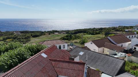 VENDE-SE MORADIA EM SÃO MATEUS, MADALENA DO PICO