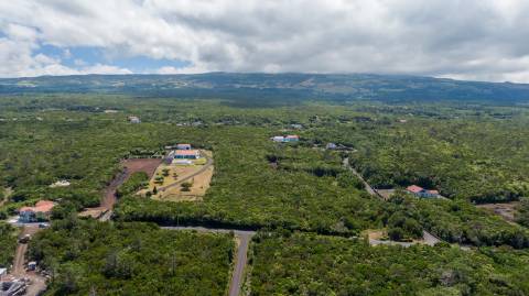 VENDE-SE TERRENO RÚSTICO EM SANTO ANTÓNIO, SÃO ROQUE DO PICO