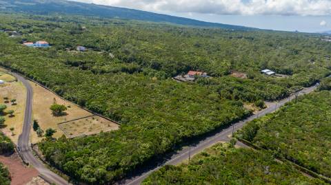 VENDE-SE TERRENO RÚSTICO EM SANTO ANTÓNIO, SÃO ROQUE DO PICO