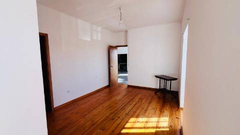 VENDE-SE MORADIA NO MONTE, CANDELÁRIA, MADALENA DO PICO