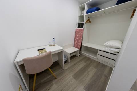 VENDE-SE MORADIA RECENTE E MODERNA NO CENTRO DA VILA DA MADALENA