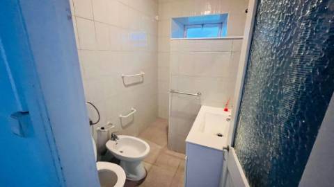 VENDE-SE MORADIA NA RIBEIRA DO MEIO, LAJES DO PICO