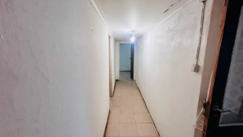 VENDE-SE MORADIA NA RIBEIRA DO MEIO, LAJES DO PICO