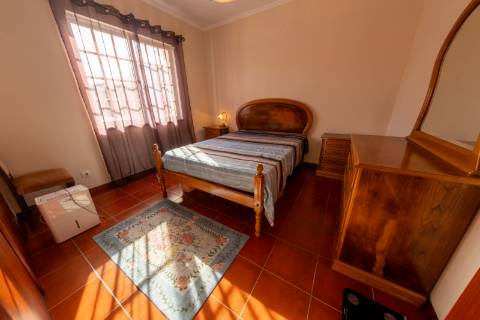 VENDE-SE MORADIA T4 NA CRIAÇÃO VELHA, MADALENA DO PICO