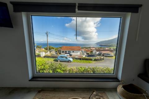 VENDE-SE MORADIA NA PRAINHA, SÃO ROQUE DO PICO