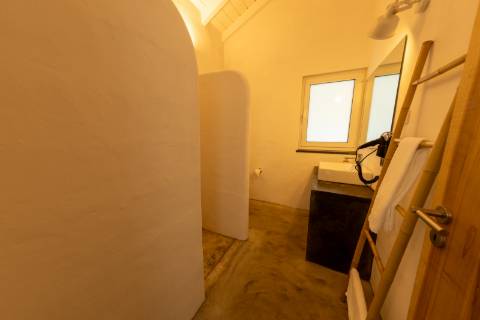 VENDE-SE MORADIA NA PRAINHA, SÃO ROQUE DO PICO