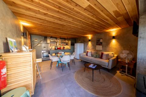 VENDE-SE MORADIA EM SÃO ROQUE DO PICO