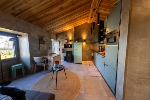 VENDE-SE MORADIA EM SÃO ROQUE DO PICO