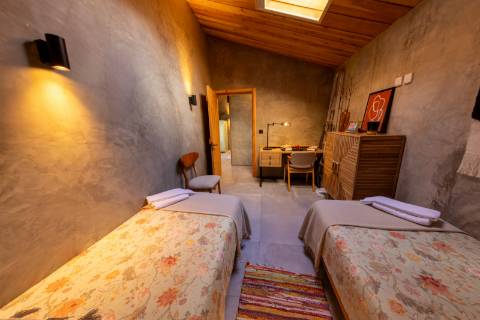 VENDE-SE MORADIA EM SÃO ROQUE DO PICO