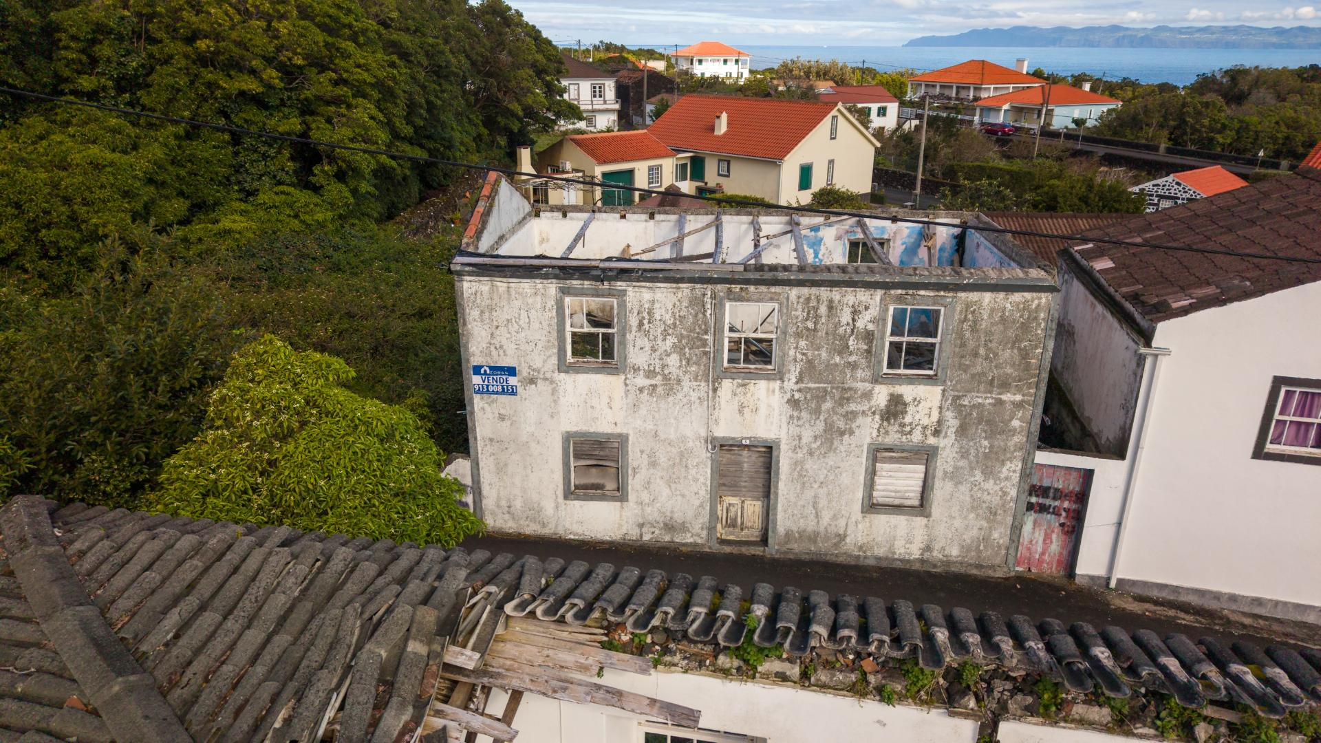 VENDE-SE RUÍNA DE 2 PISOS EM SÃO ROQUE DO PICO