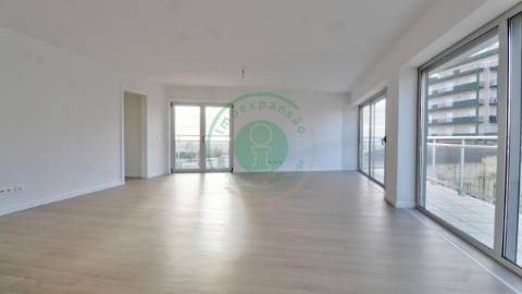 - Vende -se T4 com 154m2, na Figueira da Foz, na...