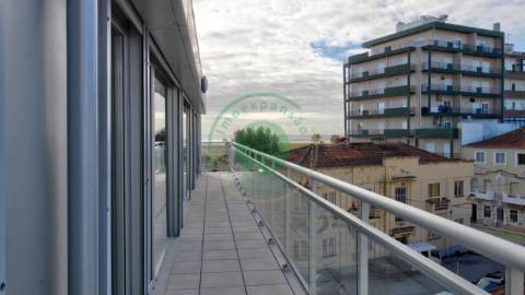 - Vende -se T4 com 154m2, na Figueira da Foz, na...